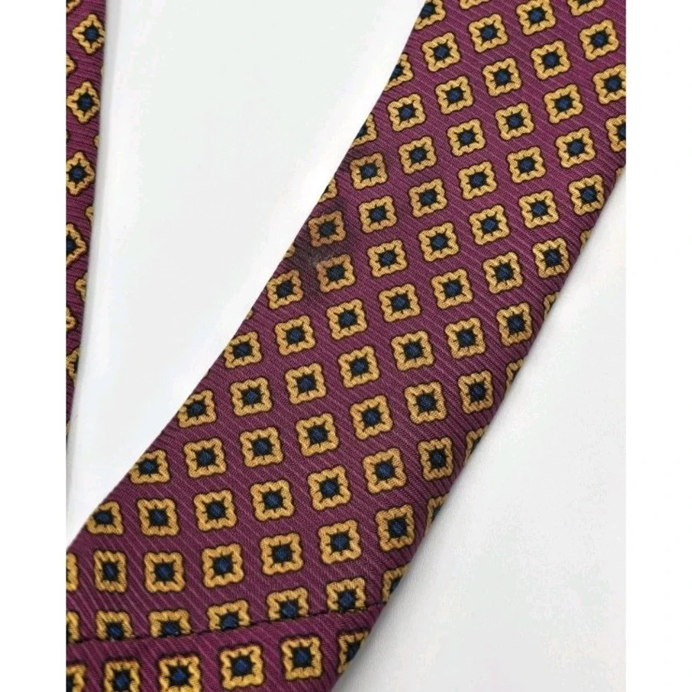 Brooks Brothers Makers 100% Silk Tie Purple Maroon Gold Diamond Necktie‎